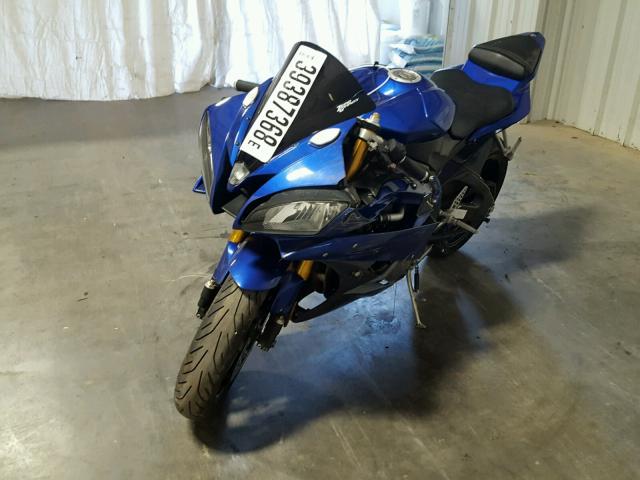 JYARJ12E37A018057 - 2007 YAMAHA YZFR6 L BLUE photo 2