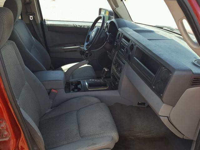 1J8HG48K06C197280 - 2006 JEEP COMMANDER RED photo 5