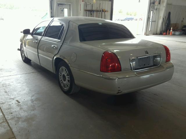 1LNHM83V46Y615251 - 2006 LINCOLN TOWN CAR D CREAM photo 3