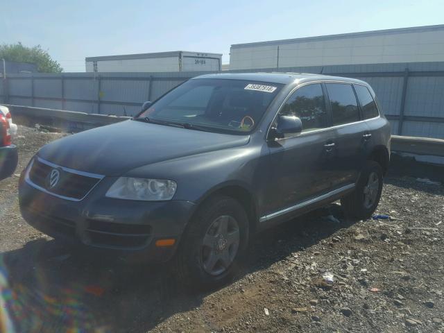 WVGZG77L16D036482 - 2006 VOLKSWAGEN TOUAREG 3. GRAY photo 2