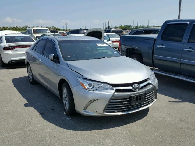 4T1BF1FK9HU743326 - 2017 TOYOTA CAMRY SILVER photo 1