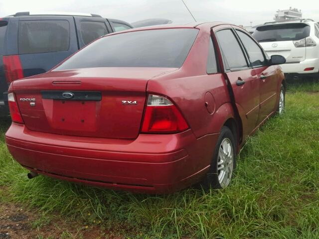 1FAFP34N25W264005 - 2005 FORD FOCUS RED photo 4