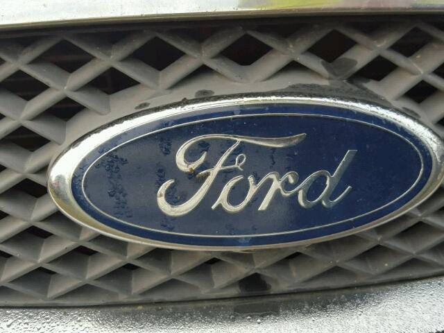 1FAFP34N25W264005 - 2005 FORD FOCUS RED photo 9