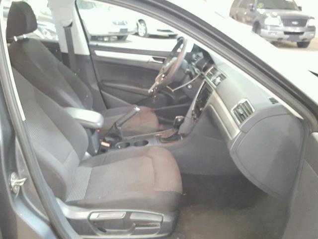 1VWAT7A30GC018372 - 2016 VOLKSWAGEN PASSAT R-L 灰色 照片 5