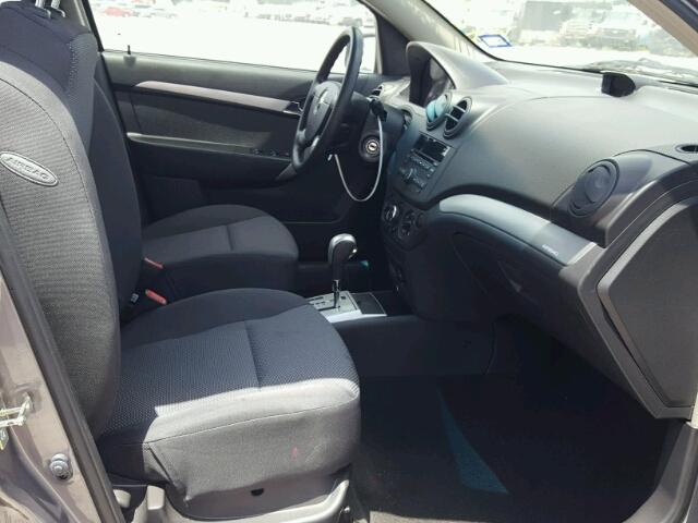 KL1TD5DE3AB093467 - 2010 CHEVROLET AVEO LS GRAY photo 5