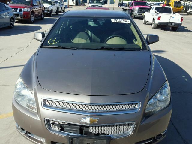 1G1ZE5E72AF114939 - 2010 CHEVROLET MALIBU LTZ 棕色 照片 9