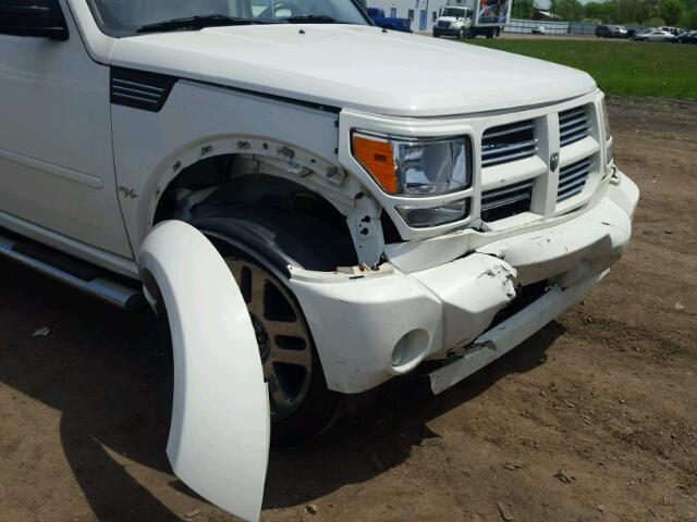 1D8GU58637W720698 - 2007 DODGE NITRO R/T WHITE photo 9