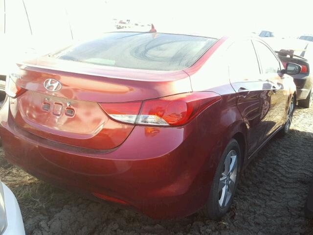 5NPDH4AE8DH358144 - 2013 HYUNDAI ELANTRA RED photo 4