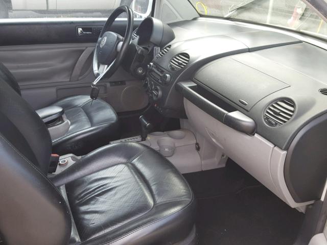 3VWCK21C91M434781 - 2001 VOLKSWAGEN NEW BEETLE 白色 照片 5