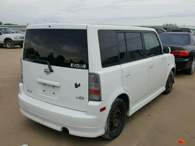 JTLKT324950183797 - 2005 TOYOTA SCION XB WHITE photo 4