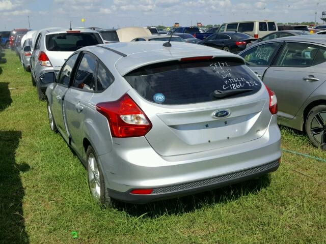 1FAHP3K24CL336631 - 2012 FORD FOCUS SE SILVER photo 3