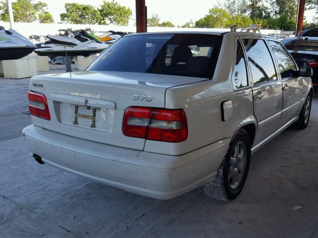 YV1LS557XW2554891 - 1998 VOLVO S70 WHITE photo 4