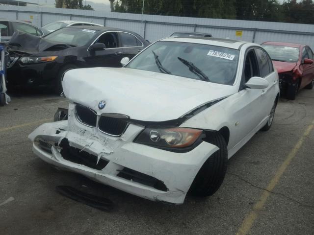 WBAVC535X7FZ78172 - 2007 BMW 328 I SULE WHITE photo 2