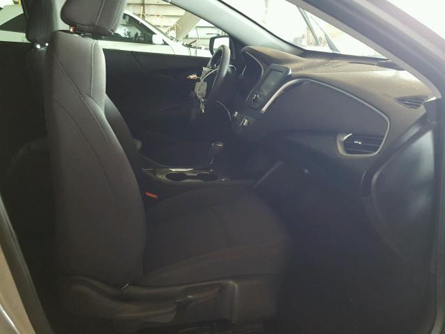 1G1ZB5ST0HF169197 - 2017 CHEVROLET MALIBU LS ვერცხლისფერი ფოტო 5