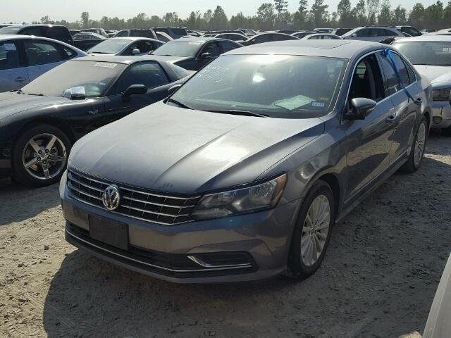 1VWBT7A36GC013875 - 2016 VOLKSWAGEN PASSAT GRAY photo 2