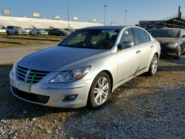 KMHGC4DF6AU096959 - 2010 HYUNDAI GENESIS SILVER photo 2