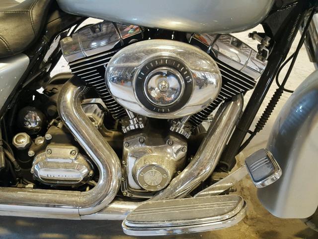 1HD1KB412AB672420 - 2010 HARLEY-DAVIDSON FLHX GRAY photo 7