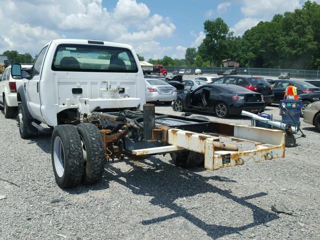 1FDAF57R88ED93986 - 2008 FORD F550 SUPER WHITE photo 3