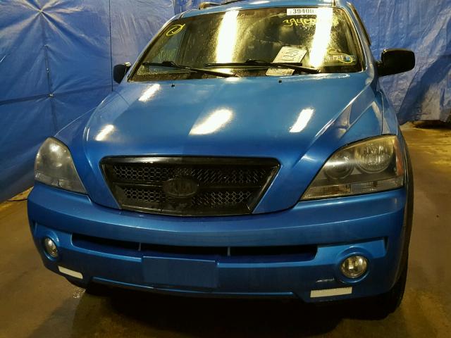 KNDJC733955393663 - 2005 KIA SORENTO EX BLUE photo 9