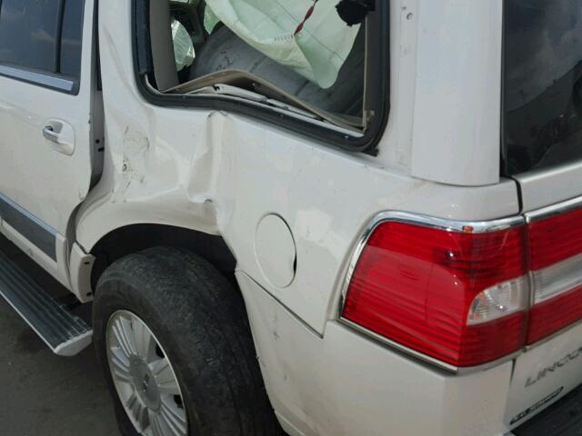 5LMJJ2J55EEL04306 - 2014 LINCOLN NAVIGATOR თეთრი ფოტო 9