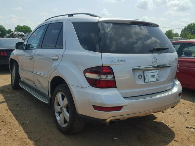 4JGBB86E49A528714 - 2009 MERCEDES-BENZ ML 350 SILVER photo 3