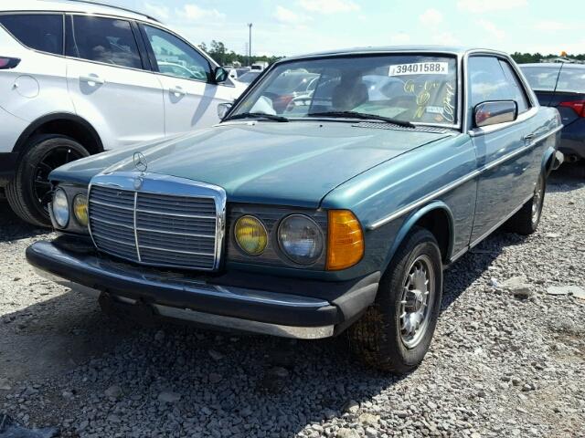 WDBAB50A6BB007321 - 1981 MERCEDES-BENZ 300 CD GREEN photo 2