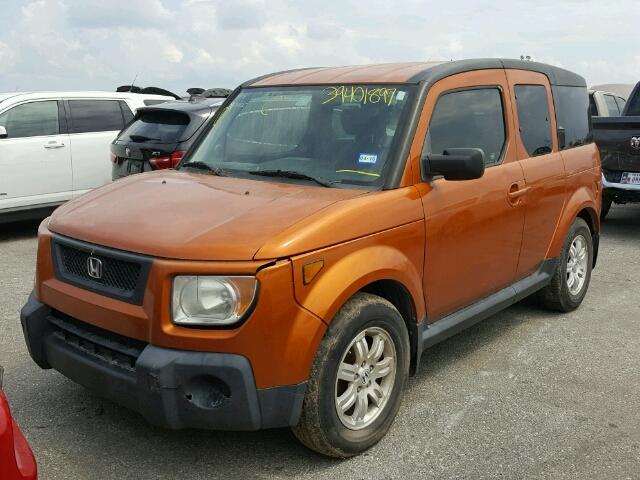 5J6YH28756L008315 - 2006 HONDA ELEMENT EX ORANGE photo 2