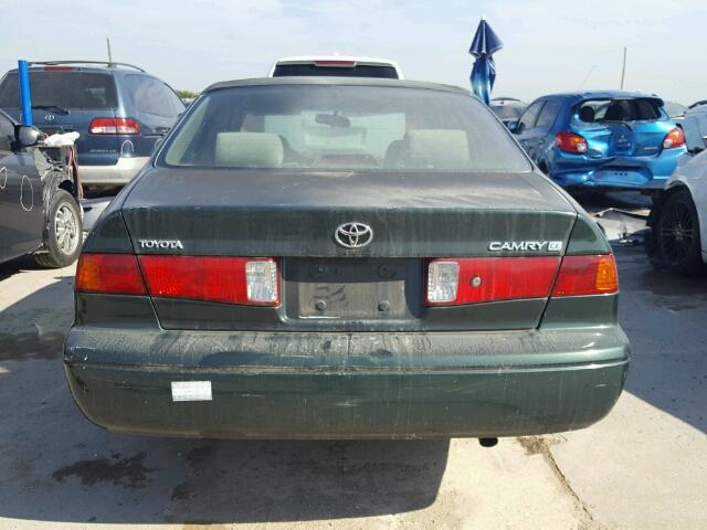 4T1BG22K81U047720 - 2001 TOYOTA CAMRY CE GREEN photo 9