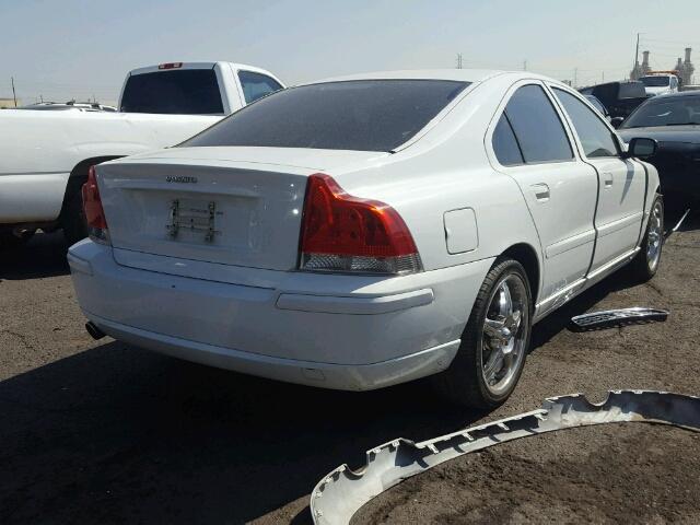 YV1RS640252442654 - 2005 VOLVO S60 WHITE photo 4