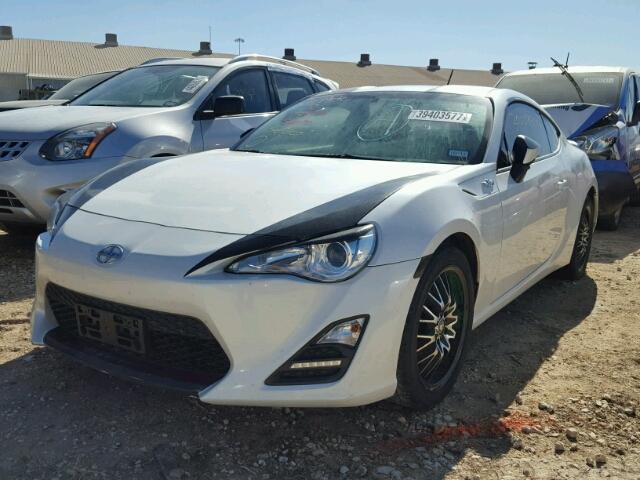 JF1ZNAA11E8701294 - 2014 TOYOTA SCION FR-S WHITE photo 2