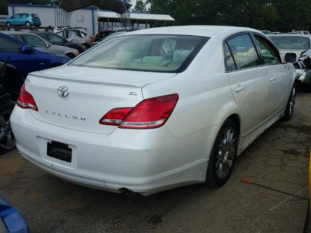 4T1BK36B66U107550 - 2006 TOYOTA AVALON XL WHITE photo 4