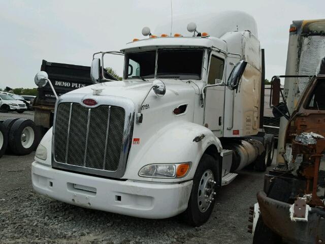 1XPHD49X4DD191174 - 2013 PETERBILT 386 WHITE photo 2