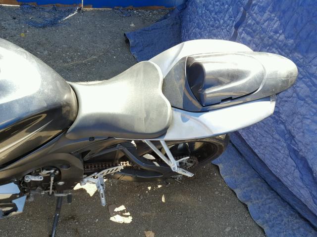 JS1GR7KA472110545 - 2007 SUZUKI GSX-R750 GRAY photo 6