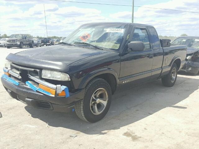 1GCCS19W018210699 - 2001 CHEVROLET S TRUCK BLACK photo 2