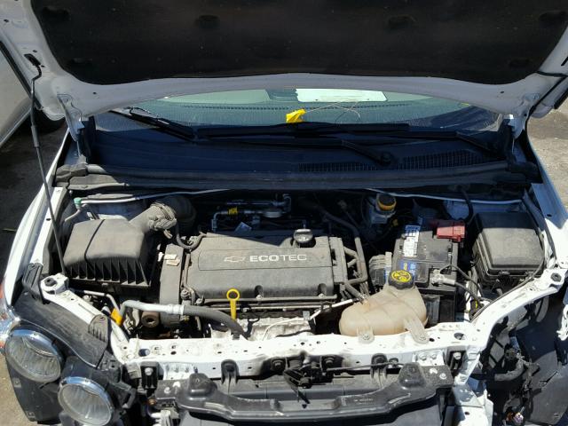 1G1JA6SH2F4119296 - 2015 CHEVROLET SONIC LS 白色 照片 7