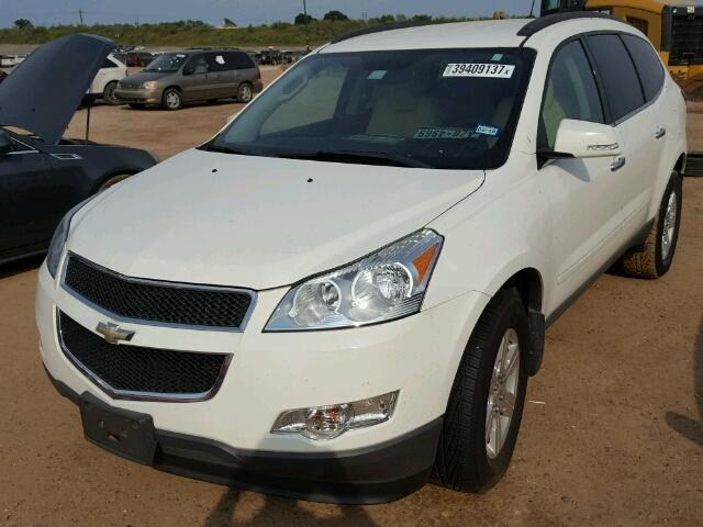 1GNKRGED4BJ267035 - 2011 CHEVROLET TRAVERSE L WHITE photo 2