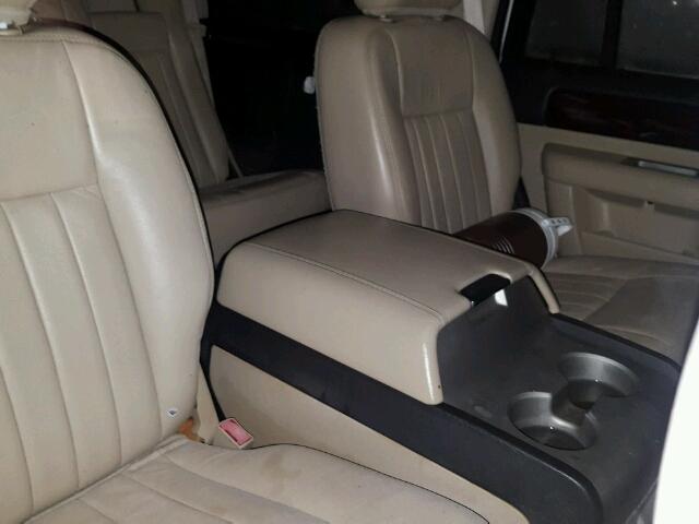 5LMFU27595LJ17702 - 2005 LINCOLN NAVIGATOR 奶油色 照片 6