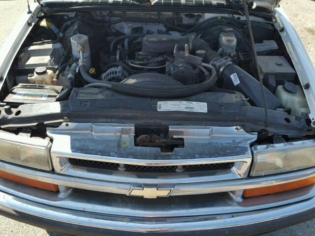 1GCCS19W118246174 - 2001 CHEVROLET S TRUCK WHITE photo 7