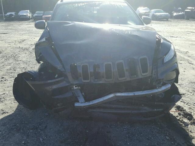 1C4PJLCB0GW369555 - 2016 JEEP CHEROKEE GRAY photo 9