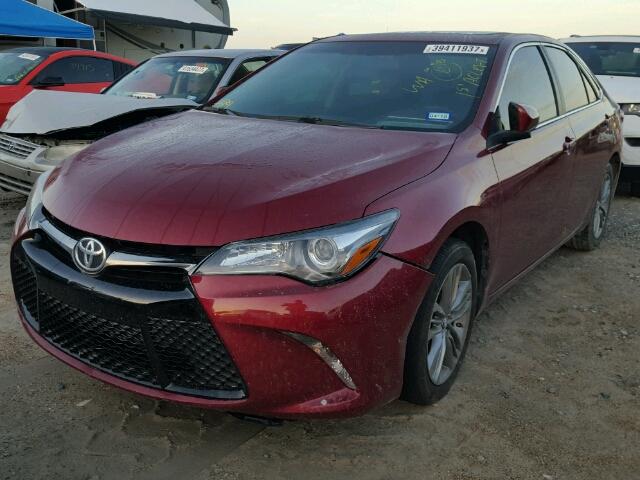 4T1BF1FK3GU596371 - 2016 TOYOTA CAMRY LE RED photo 2