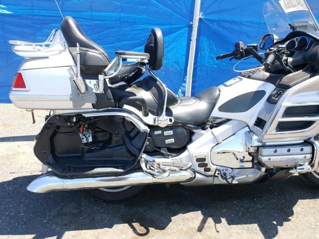 1HFSC47035A412580 - 2005 HONDA GL1800 SILVER photo 9