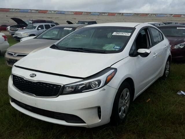 3KPFL4A71HE009796 - 2017 KIA FORTE WHITE photo 2