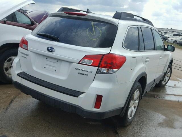 4S4BREJC0B2334276 - 2011 SUBARU OUTBACK 3. WHITE photo 4