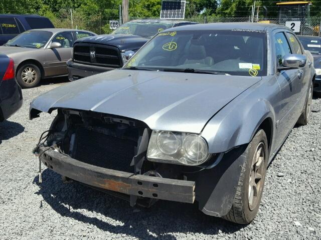 2C3KA63H27H774853 - 2007 CHRYSLER 300C GRAY photo 2