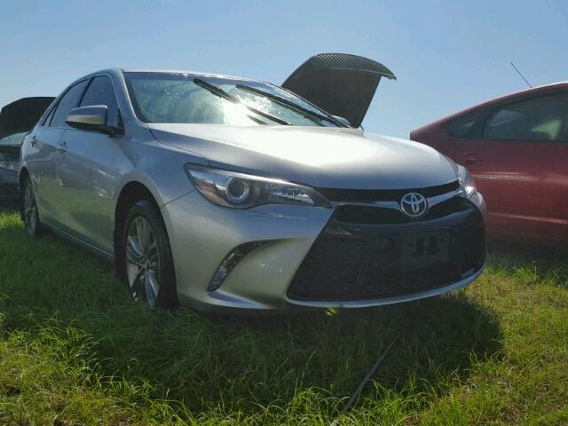 4T1BF1FK7HU705514 - 2017 TOYOTA CAMRY LE 金色 照片 1