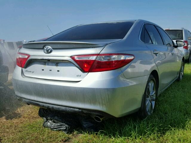 4T1BF1FK7HU705514 - 2017 TOYOTA CAMRY LE 金色 照片 4