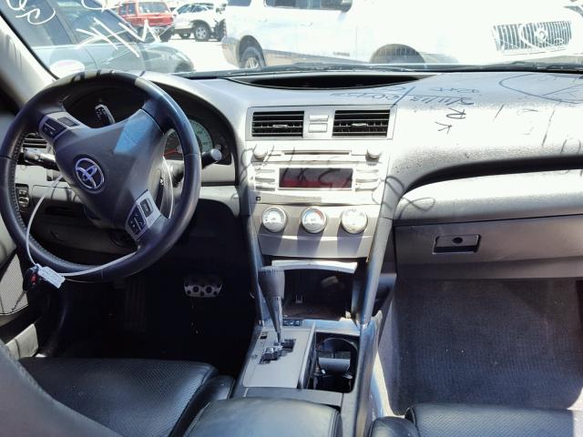 4T1BF3EK0AU097077 - 2010 TOYOTA CAMRY BASE SILVER photo 9