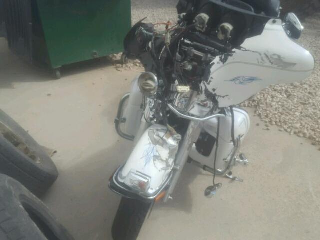 1HD1FCW115Y604815 - 2005 HARLEY-DAVIDSON FLHTCUI WHITE photo 9