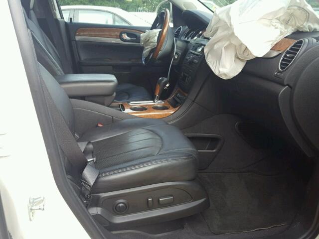 5GAKVCED7CJ328054 - 2012 BUICK ENCLAVE WHITE photo 5