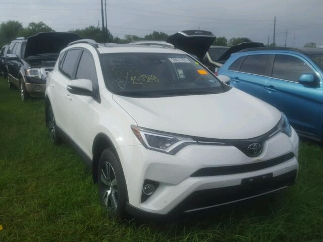 JTMWFREV8HJ713638 - 2017 TOYOTA RAV4 WHITE photo 1